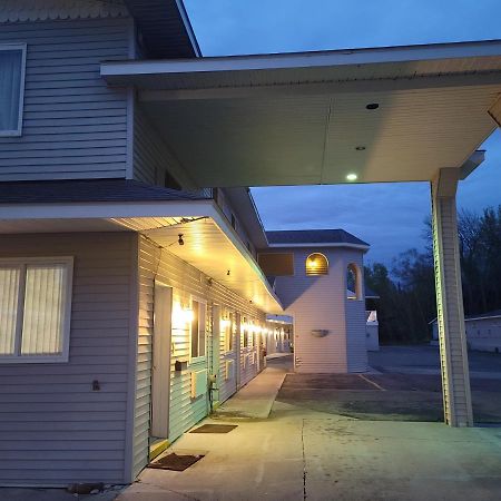 Mackinaw Budget Inn Mackinaw City Exterior photo