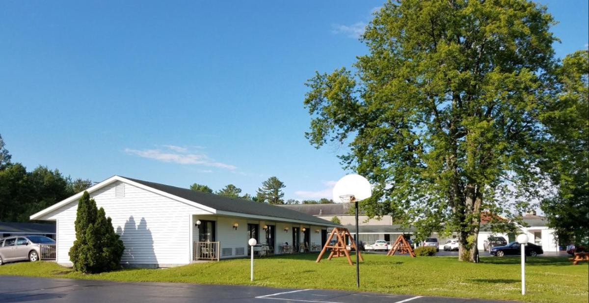 Mackinaw Budget Inn Mackinaw City Exterior photo