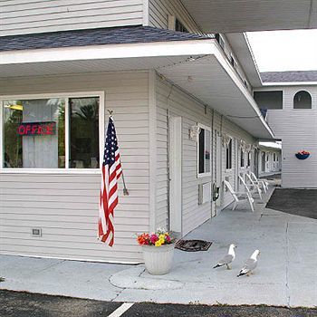 Mackinaw Budget Inn Mackinaw City Exterior photo